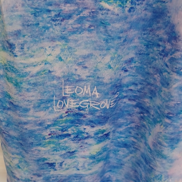 LEOMA LOVEGROVE SIZE LARGE BEACH TOWN BEACH UMBRELLA WITH CHAISE CHAIR PRINT - Picture 7 of 7